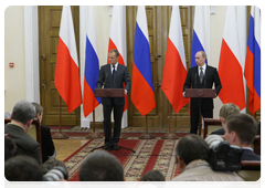 Председатель Правительства Российской Федерации В.В.Путин и Премьер-министр Польши Д.Туск провели совместную пресс-конференцию|7 апреля, 2010|21:29