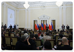 Председатель Правительства Российской Федерации В.В.Путин и Премьер-министр Польши Д.Туск провели совместную пресс-конференцию|7 апреля, 2010|21:29