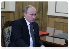 Prime Minister Vladimir Putin during a meeting with Smolensk Region Governor Sergei Antufyev|7 april, 2010|22:35