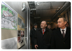 Prime Minister Vladimir Putin inspects construction of a hostel in Novosibirsk’s Akademgorodok during his visit to the Siberian Federal District|8 april, 2010|14:59