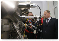 Prime Minister Vladimir Putin tours Novosibirsk State University’s research and education centre Nanosystems and Modern Materials as well as the Centre for Encouraging Young People’s Creative Work in the High-Tech Sphere