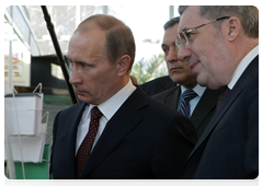 Prime Minister Vladimir Putin touring Novosibirsk’s Tolmachevo Airport, currently under reconstruction|9 april, 2010|18:37