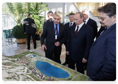 Prime Minister Vladimir Putin at an exhibition of projects in Siberian regions|9 april, 2010|19:07