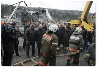 Prime Minister Vladimir Putin visits Raspadskaya coal mine after May 8 accident