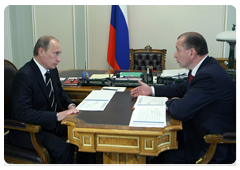 Prime Minister Vladimir Putin meeting with Samara Region Governor Vladimir Artyakov|13 may, 2010|11:22