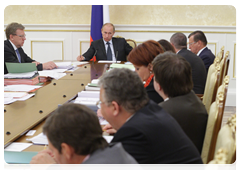 Prime Minister Vladimir Putin during a meeting of the Government Presidium|14 may, 2010|19:52