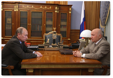 Prime Minister Vladimir Putin holds a meeting with Moscow Mayor Yuri Luzhkov