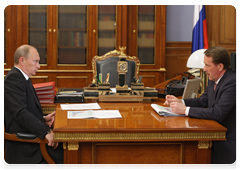 Prime Minister Vladimir Putin with Voronezh Region Governor Alexei Gordeyev|17 may, 2010|14:20