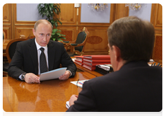 Prime Minister Vladimir Putin with Voronezh Region Governor Alexei Gordeyev|17 may, 2010|18:26