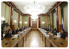 Prime Minister Vladimir Putin at a meeting with leaders of the Russian Union of Industrialists and Entrepreneurs|17 may, 2010|20:09