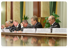 Prime Minister Vladimir Putin at a meeting with leaders of the Russian Union of Industrialists and Entrepreneurs|17 may, 2010|20:09