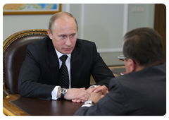 Prime Minister Vladimir Putin meets with First Deputy Prime Minister Viktor Zubkov|18 may, 2010|12:34