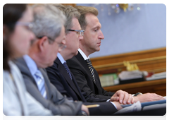 Cabinet members at a meeting on the Investment Fund of the Russian Federation|19 may, 2010|16:21