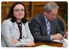 Minister of Economic Development Elvira Nabiullina and Minister of Regional Development of the Russian Federation Viktor Basargin at a meeting to discuss stable financial support for road construction, reconstruction, overhaul, repair and maintenance|19 may, 2010|18:02