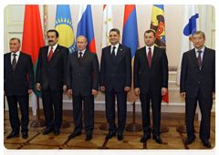 Prime Minister Vladimir Putin during a meeting of the EurAsEC Interstate Council’s heads of government|21 may, 2010|17:07