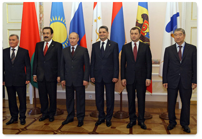 Prime Minister Vladimir Putin attends a meeting of the EurAsEC Interstate Council’s heads of government