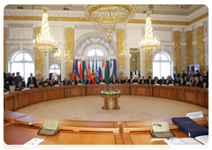 Prime Minister Vladimir Putin at the Council of the Heads of Government of the CIS|21 may, 2010|19:39