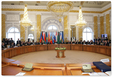 Prime Minister Vladimir Putin meets with the Council of the Heads of Government of the CIS