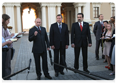 Prime Minister Vladimir Putin, Belarusian Prime Minister Sergei Sidorsky and Kazakhstan Prime Minister Karim Masimov speaking to the press following negotiations|21 may, 2010|23:53