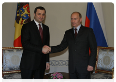 Председатель Правительства Российской Федерации В.В.Путин встретился с Премьер-министром Республики Молдова В.В.Филатом|22 мая, 2010|00:37
