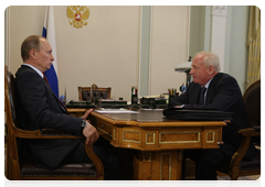 Prime Minister Vladimir Putin meeting with Governor of the Tomsk Region Viktor Kress|24 may, 2010|15:52