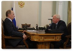 Prime Minister Vladimir Putin meets with Governor of the Tomsk Region Viktor Kress