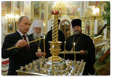 Prime Minister Vladimir Putin visits St. Michael’s Cathedral in Izhevsk