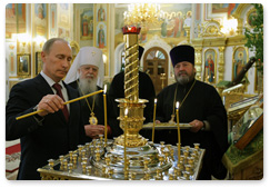 Prime Minister Vladimir Putin visits St. Michael’s Cathedral in Izhevsk