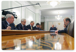 Prime Minister Vladimir Putin chairs a meeting of the Vnesheconombank (VEB) Supervisory Board