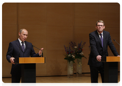 По итогам российско-финляндских межправительственных переговоров В.В.Путин и М.Ванханен провели совместную пресс-конференцию|27 мая, 2010|20:52