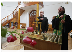 Председатель Правительства Российской Федерации В.В.Путин посетил Церковь в честь иконы Божьей Матери «Взыскание погибших»|29 мая, 2010|19:16