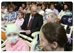 Председатель Правительства Российской Федерации В.В.Путин посетил благотворительный литературно-музыкальный вечер «Маленький принц»|29 мая, 2010|21:04