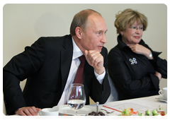 Председатель Правительства Российской Федерации В.В.Путин встретился с участниками и организаторами благотворительного литературно-музыкального вечера «Маленький принц»|29 мая, 2010|21:17