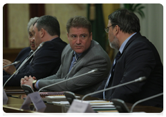 Kaliningrad Region Governor Georgy Boos and head of the Federal Antimonopoly Service Igor Artemyev at a meeting on price setting and tariff rates|31 may, 2010|16:26