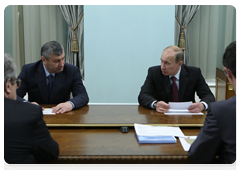 Prime Minister Vladimir Putin meeting with South Ossetian President Eduard Kokoity and Prime Minister Vadim Brovtsev|31 may, 2010|20:24