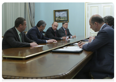 Prime Minister Vladimir Putin meeting with South Ossetian President Eduard Kokoity and Prime Minister Vadim Brovtsev|31 may, 2010|20:24