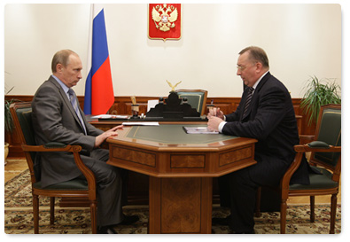 Prime Minister Vladimir Putin meets with Transneft CEO Nikolai Tokarev