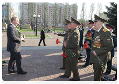Prime Minister Vladimir Putin speaking with veterans at the Memorial to Glory in Kazan|5 may, 2010|19:41