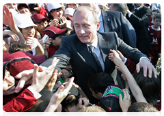 After laying the foundation stone of a football stadium in Kazan, Vladimir Putin spoke to young athletes|5 may, 2010|20:06