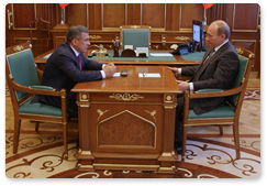 Prime Minister Vladimir Putin meets with President Rustam Minnikhanov of Tatarstan