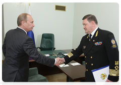 Russian Prime Minister Vladimir Putin holding a meeting with Alexander Davydenko, Head of Federal Agency for Sea and Inland Water Transport|6 may, 2010|11:31