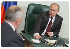 Prime Minister Vladimir Putin  meeting with Kirov Region Governor Nikita Belykh and Sergei Chemezov, Director General of State Corporation Russian Technologies|6 may, 2010|12:08