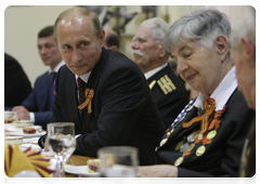 Prime Minister Vladimir Putin meeting with veterans of the Great Patriotic War in Novorossiysk|7 may, 2010|19:45
