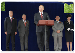 Prime Minister Vladimir Putin during the foundation stone ceremony for the We Fought Together Against Nazism monument on Poklonnaya Hill, Moscow|8 may, 2010|19:37