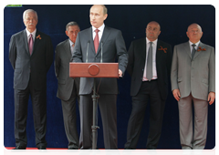 Prime Minister Vladimir Putin during the foundation stone ceremony for the We Fought Together Against Nazism monument on Poklonnaya Hill, Moscow|8 may, 2010|19:42