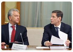 Deputy Prime Minister Alexander Zhukov and Minister of Industry and Trade Viktor Khristenko at a meeting with representatives of the Federation of Independent Trade Unions of Russia|1 june, 2010|16:58