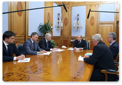 Prime Minister Vladimir Putin meets with the leadership of the United Russia Party