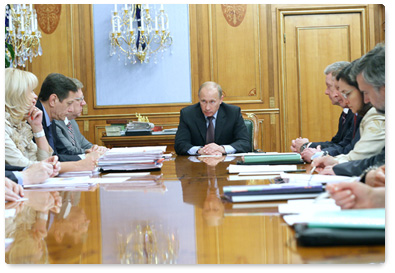 Prime Minister Vladimir Putin holds a meeting on federal budget expenditures on education and science for the period 2011-2013