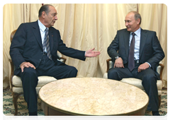 Prime Minister Vladimir Putin meeting with former French President Jacques Chirac|11 june, 2010|14:46