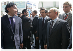 Prime Minister Vladimir Putin and French Prime Minister Francois Fillon visiting the Russian National Exhibition at the Grand Palais in Paris|11 june, 2010|16:06